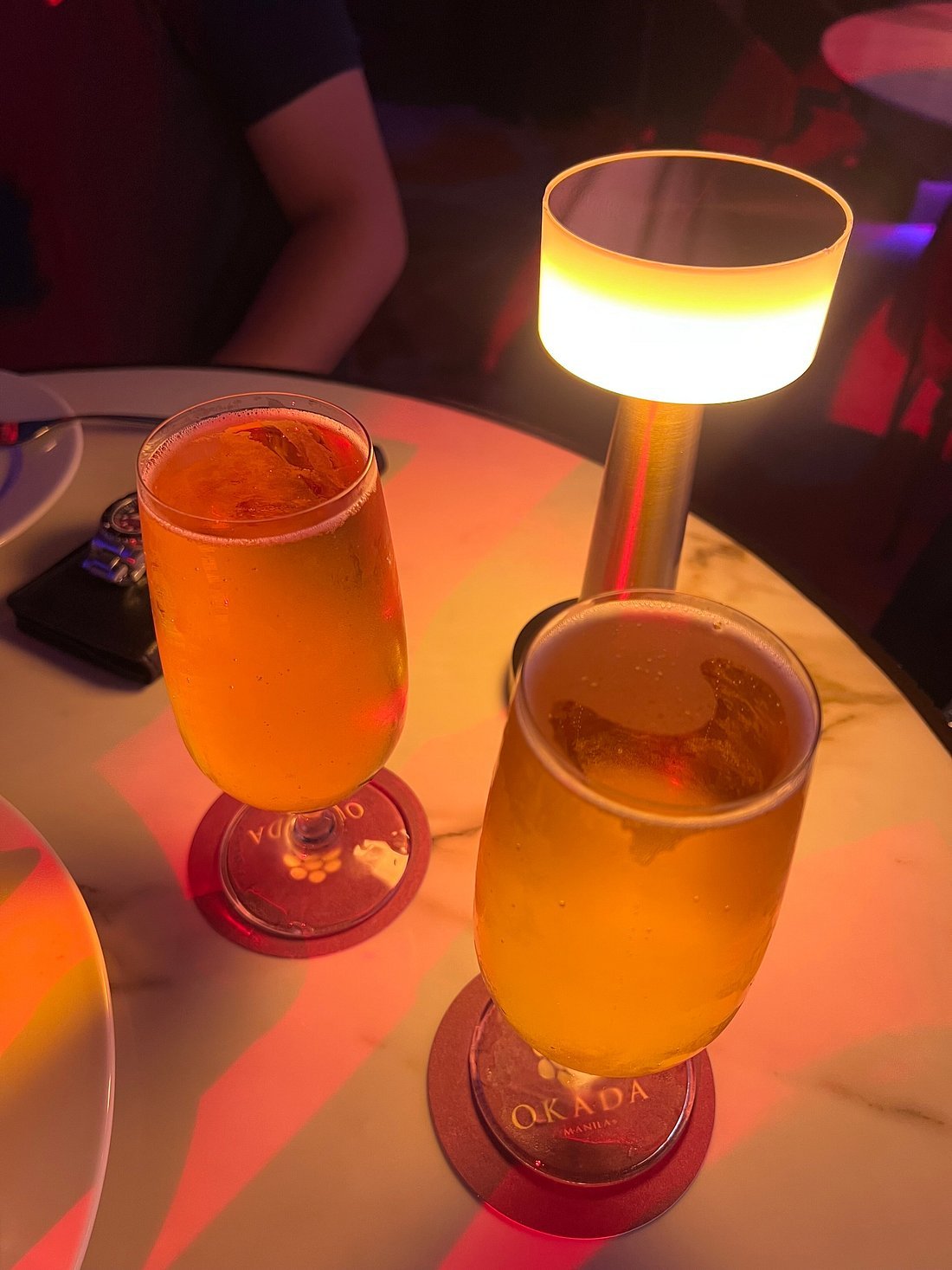 Table lamp and drinks at the Coral Lounge